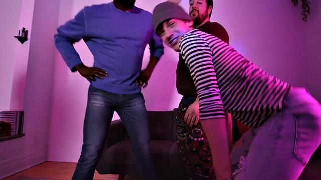 Str8 athletic DJ fucks skinny twink at party