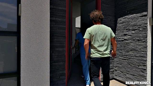 Fucking The Sk8er on the Way to Work