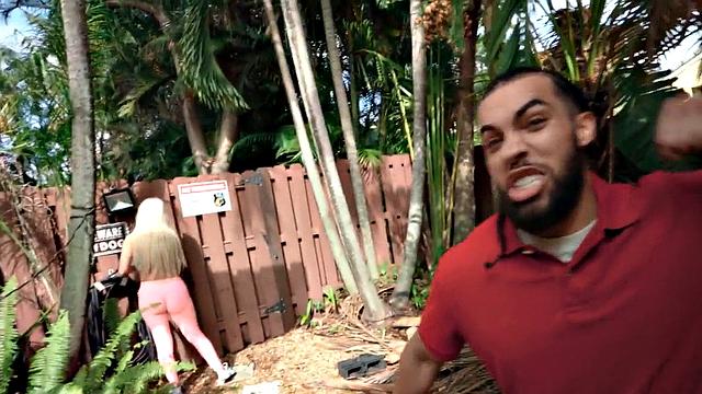 Sensual bigbooty MILF fucked hardcore by nasty guy