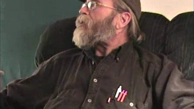 два зрелых мужика случайно пересекаются и жестко трахаются