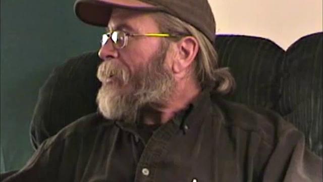 This is the story of a chance meeting that turns into romance and some hot sex. Marc is doing some work at a friend's place, when he meets Lonnie.