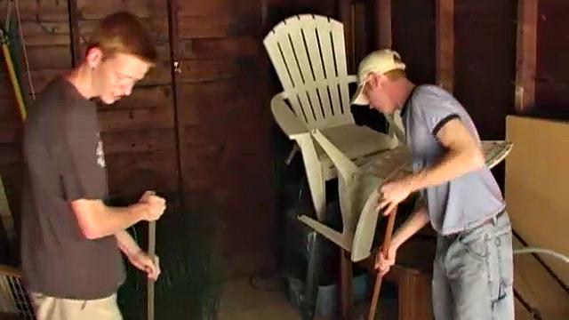 рыжий жарит мачо с огромным хуем без передышки