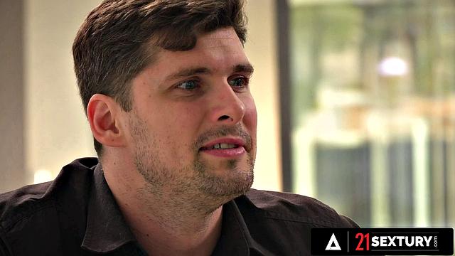 21 SEXTURY - Naughty Nicole Love Butt Plug Anal