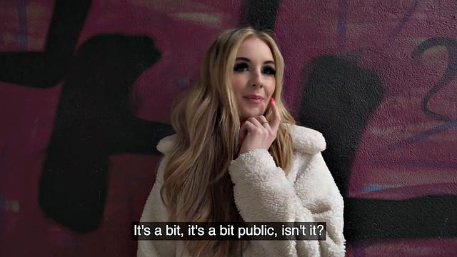 Public alt babe picked up and smashed for cash