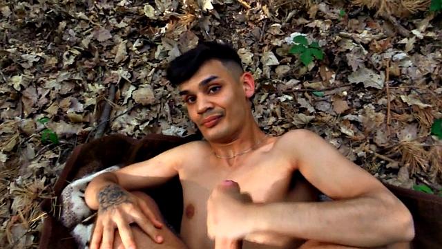 Str8 Euro stud goes in public outdoor POV for money