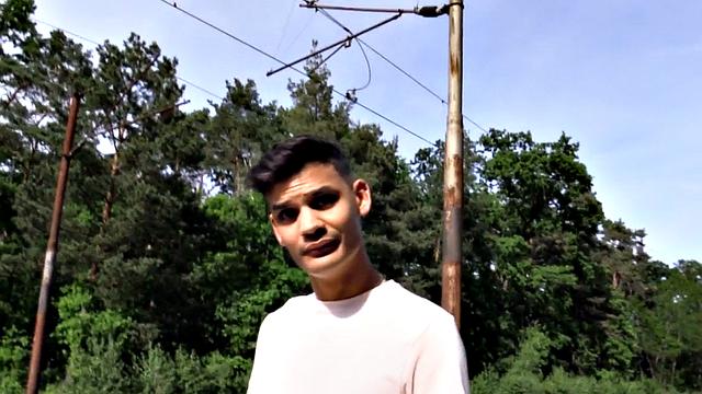 Str8 Euro stud goes in public outdoor POV for money