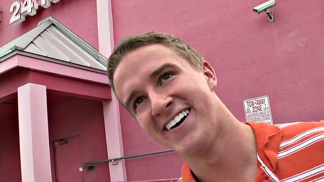 Gloryhole amateur fooled