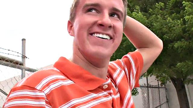 Gloryhole amateur fooled