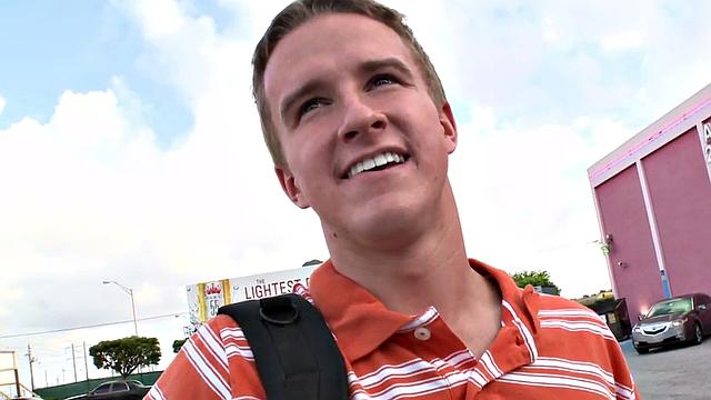 Gloryhole amateur fooled