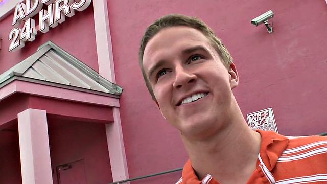 Gloryhole amateur fooled