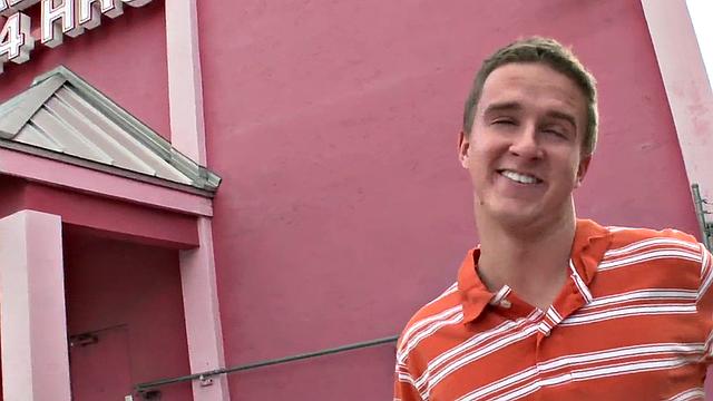 Gloryhole amateur fooled