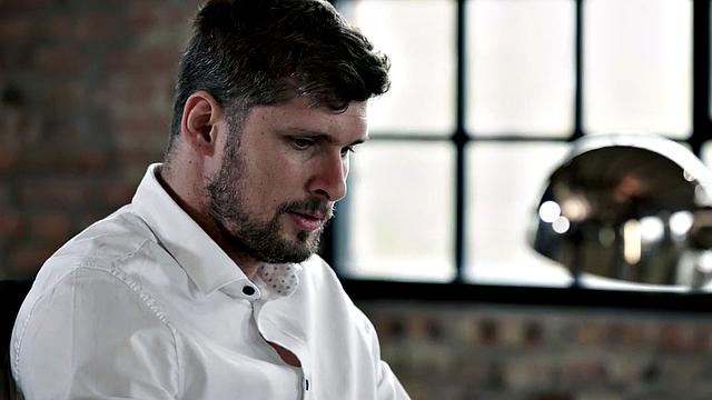 Analsecretary enjoys atm after anal with her stiff boss