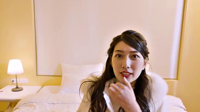 POV Date With Hot Brunette Babe, Jiaxin