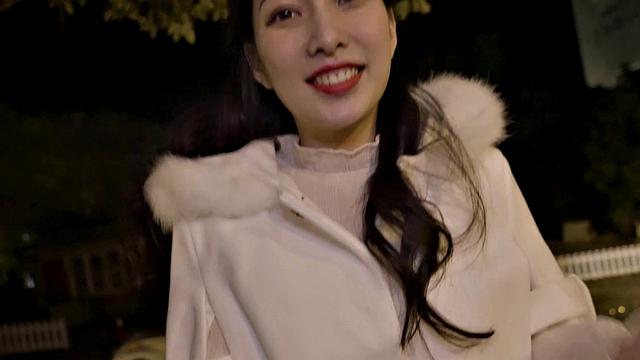 POV Date With Hot Brunette Babe, Jiaxin