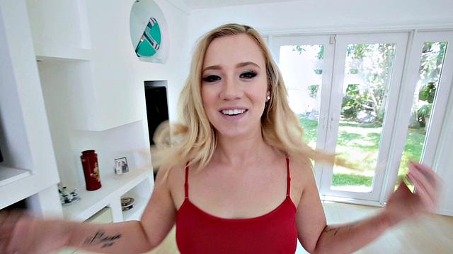 Бэйли Брук учится отсасывать у брата, месть бывшему удалась