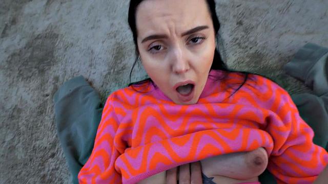 Amateur babe doggystyled outdoors