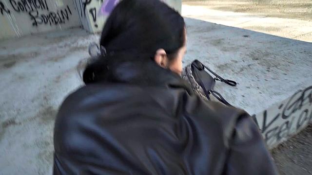 Amateur babe doggystyled outdoors