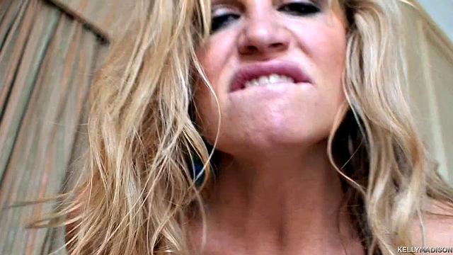 келли мэдисон трахается на жаре в мансанильо