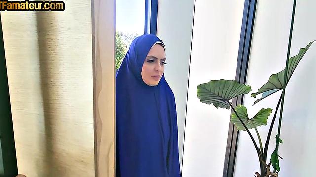 Big booty babe gets passionately doggy-styled by her BF