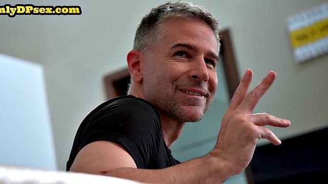 DP MILF pounded in 3some