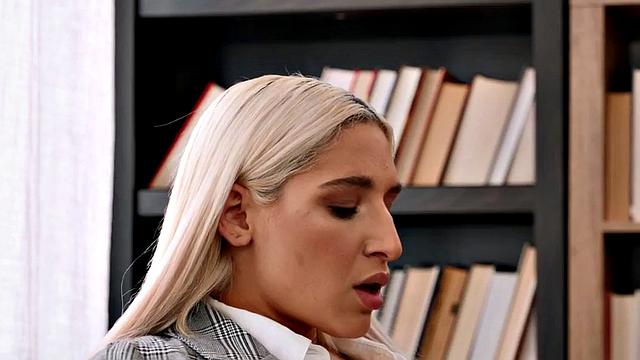 Secretary bae enjoys fucking with boss in wet pussy hole