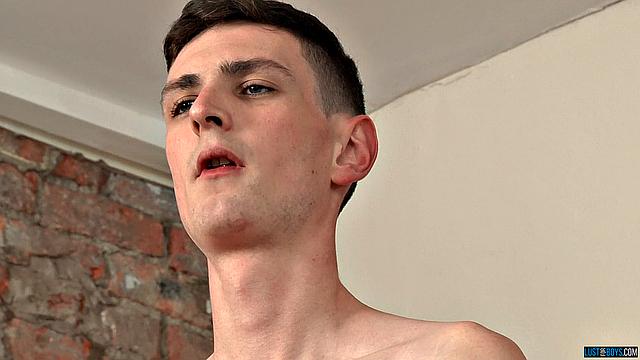 Бедный Скотт скачет от удовольствия! - Скотт Уильямс