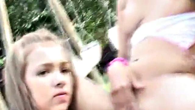 Cute teen licks out amateur pussy