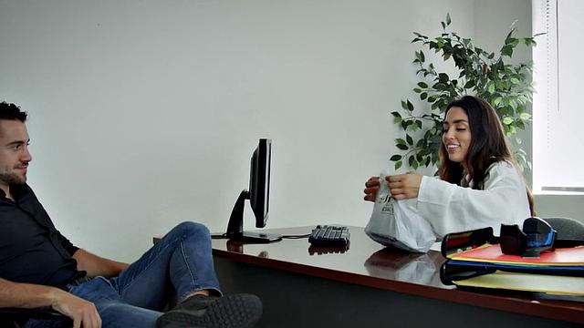 Pussyeaten blonde babe gets pussydrill rom bf