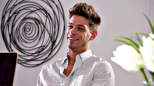 Джейн Кэллоуэй соблазняет Майкла ДельРея на первой встрече