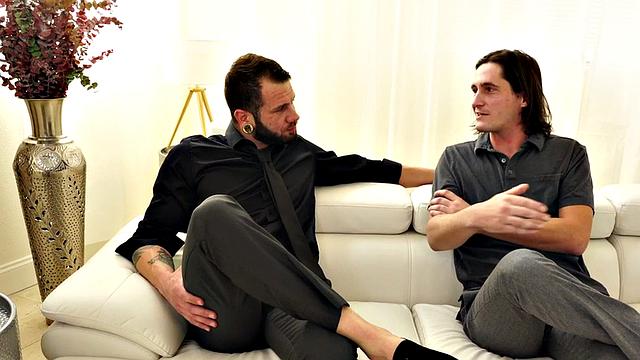 Real straight dude gets his asshole rammed by muscled jock