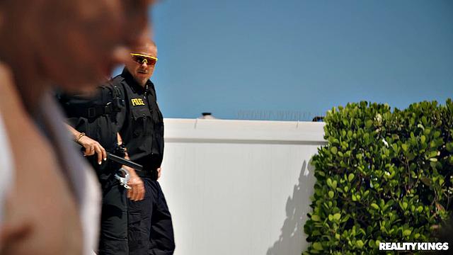 Caught By Hot Milf vop