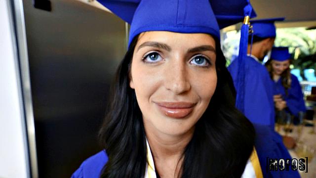 College Graduates - House Party