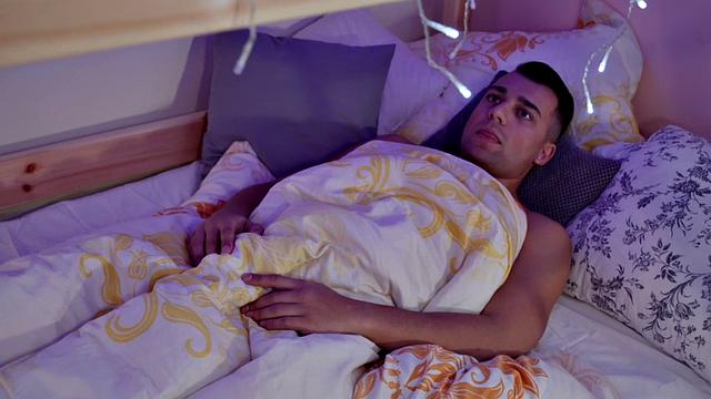 Curvy milf sucks and titfucks before cockriding