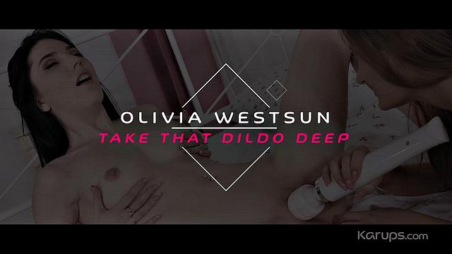 Оливия Вестсан жадно берет большой член и не хочет останавливаться.