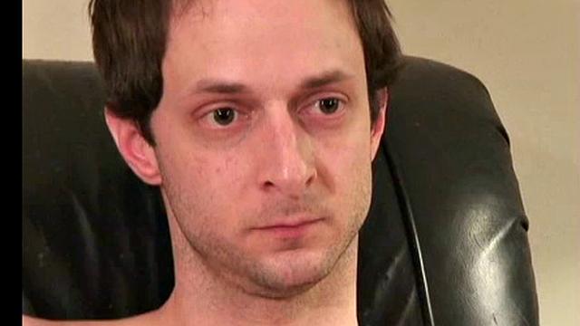 Брэндон дрочит по-мужски и выстреливает густо