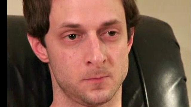 Брэндон дрочит по-мужски и выстреливает густо