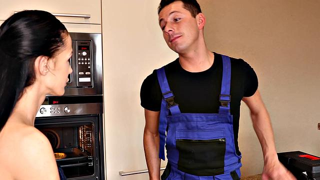 nicole love и поза doggy - изголовье в шоке