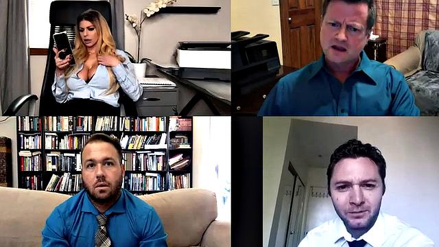 Solo bigtitted babe masturbates on webcam