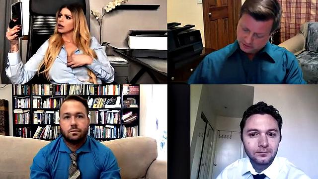 Solo bigtitted babe masturbates on webcam