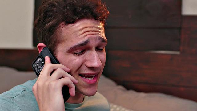 мускулистые красавцы джейден и дерек жарко трахаются по-мужски