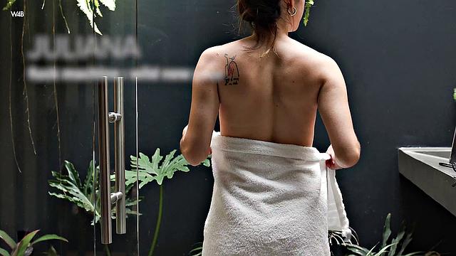 Juliana: Machine: Wild New Year