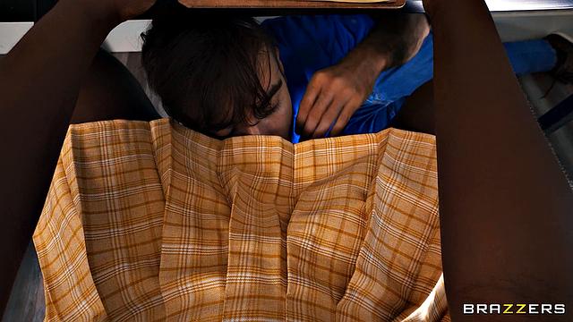 Eat My Pussy While Studying