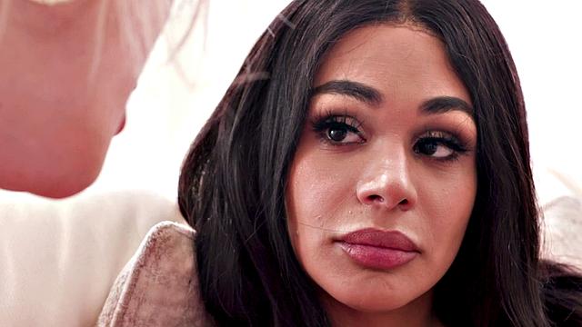 татуированные трансы ева максим и лена мун жестко трахают друг другу задницы