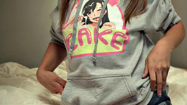 Nympho playing with gamer roommate in hotel 3some