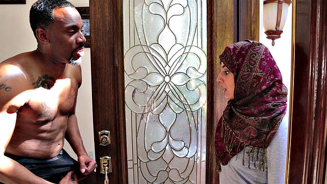 Nadia Fucks Black Neighbor