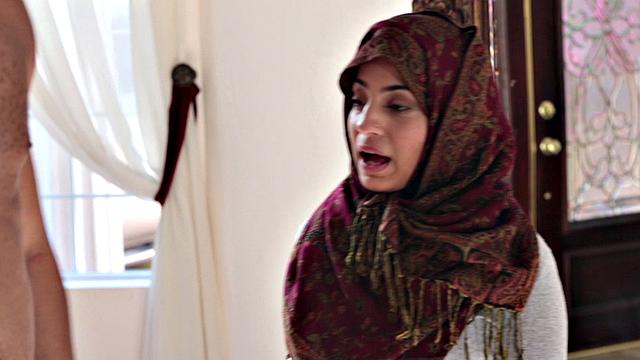 Nadia Fucks Black Neighbor