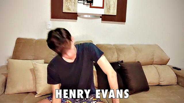 Sizable for 2 Hands! - Henry Evans