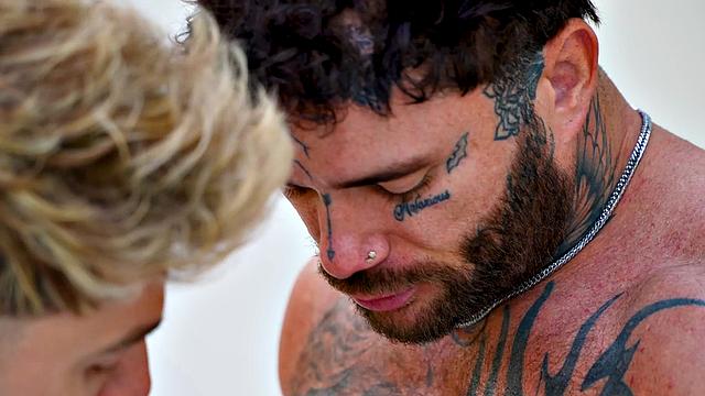 FalconStudios - Muscled Inked Hunk Barebacks Blonde Jock