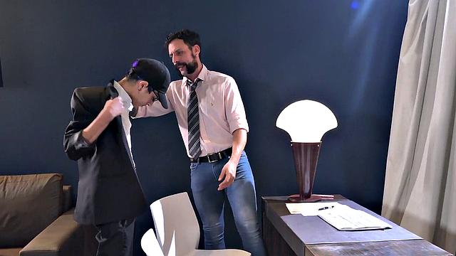 Office gaydaddy bareback fucks skinny twink in ass