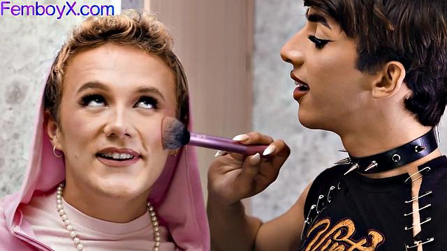 Greedy influencer seduces zaddy